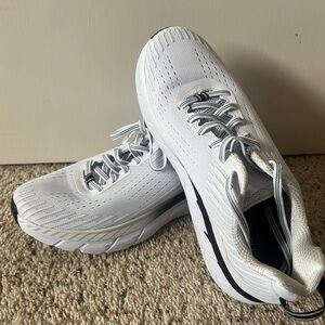 Hoka One One Clifton 5 - NEW White Athletic Shoes with Textured Design